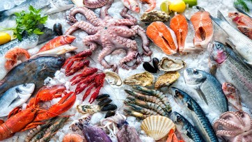 Albert Heijn staakt verkoop niet-verpakte verse vis