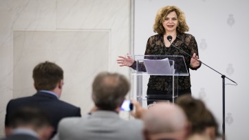 De kabinetsformatie is saai, en dat is maar goed ook