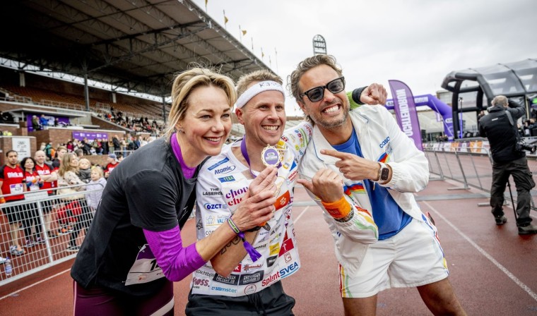 Jade Kops, Jeroen van Veen en Bas Smit na de 538 Ochtendrun in 2025