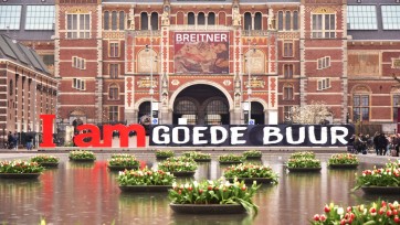 Burennetwerk Amsterdam laat ‘goede buren’ eigen campagne voeren
